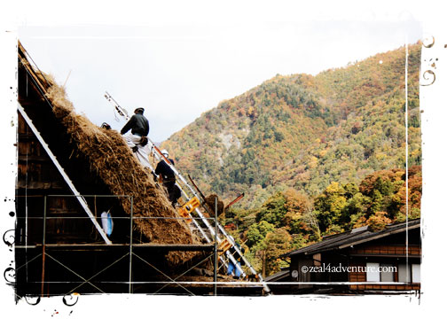 Ogimachi-fixing-roof