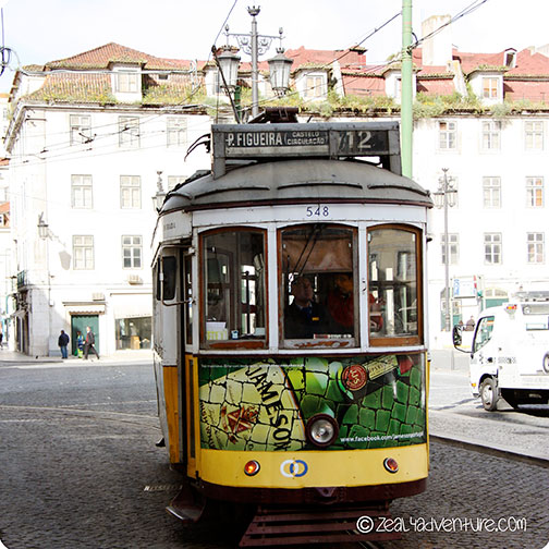 tram-in-figueira-square