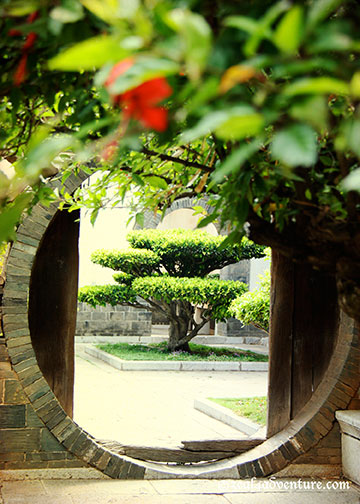 zhu-family-looking-out-to-garden