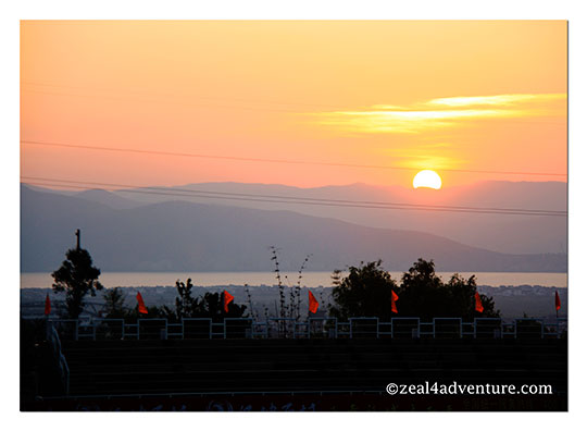 sunrise-at-erhai-lake