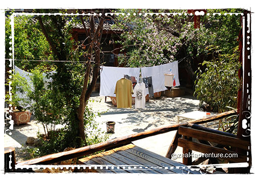 guesthouse-courtyard