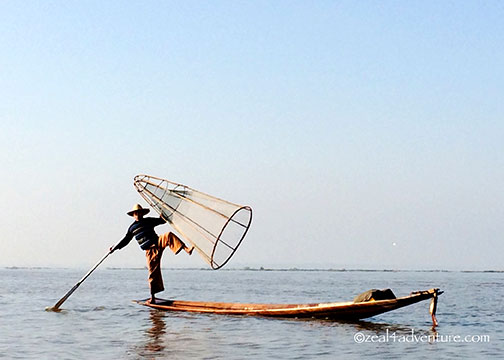 fisherman-posing-for-tourists