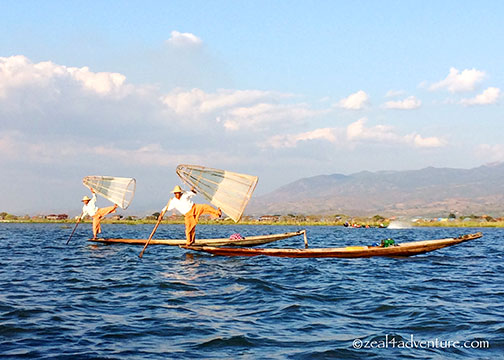 fishermen-posing-for-tourists